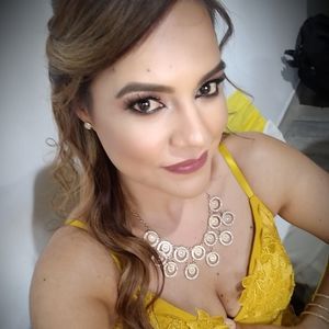 Meet your Posher, Yesenia